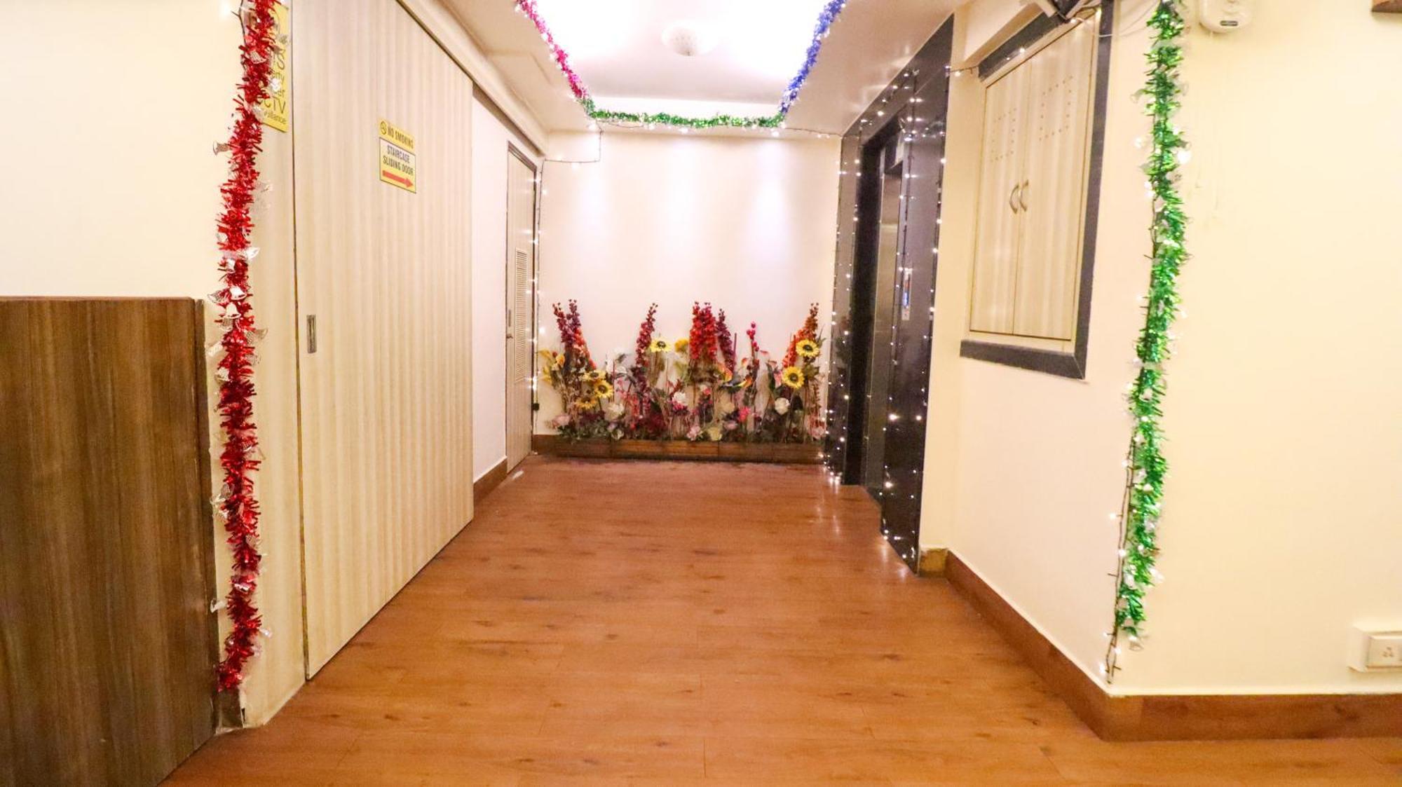 Отель Tuliip Residency Мумбаи Экстерьер фото